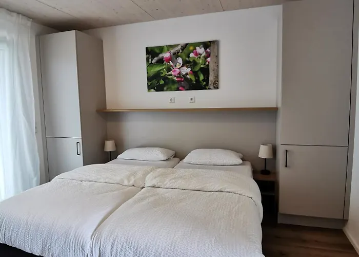 Obstbau Apartment Am See